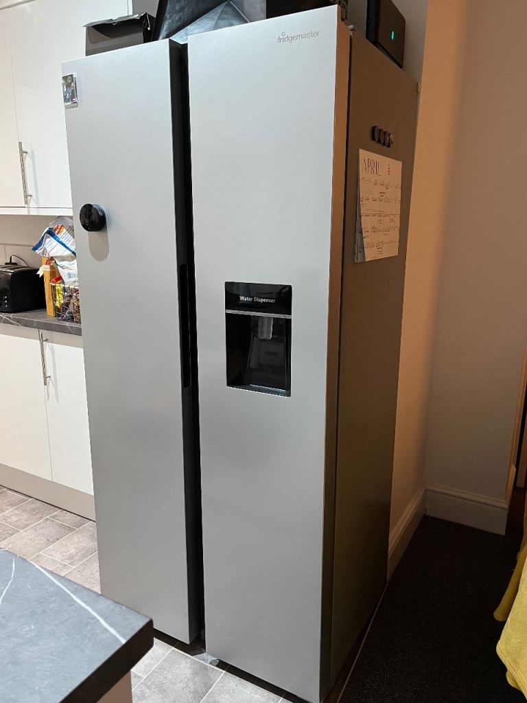 Fridgemaster 2 door fridge/freezer