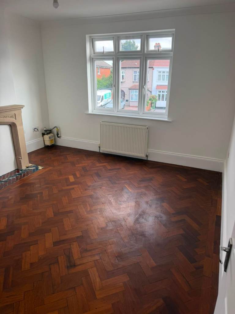 2 Bedroom First Floor Unfurnished Flat on Hornchurch Road (RM11 1QJ)-£1899.00 Per Month-DSS WELCOME!