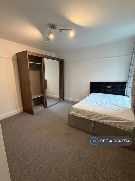 1 bedroom in Gracefield Gardens, London, SW16 (#3049774)