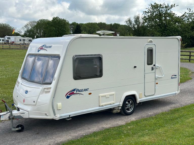 Bailey Pageant Monarch 2007, 2 Berth, Large Washroom, Ready to Use