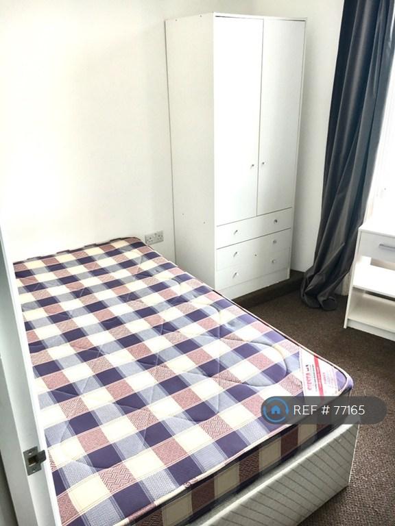 4 bedroom flat in Clifton Road, Bristol, BS8 (4 bed) (#77165)