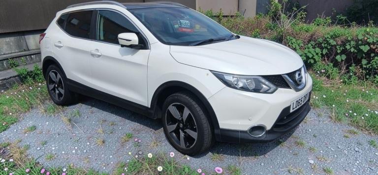 2015 Nissan Qashqai 1.5 dCi n-tec+ 2WD Euro 6 (s/s) 5dr HATCHBACK Diesel Manual