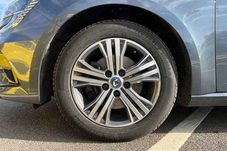 2022 Renault Megane 1.6 E-TECH PHEV 160 Iconic 5dr Auto ESTATE PETROL/ELECTRIC Automatic