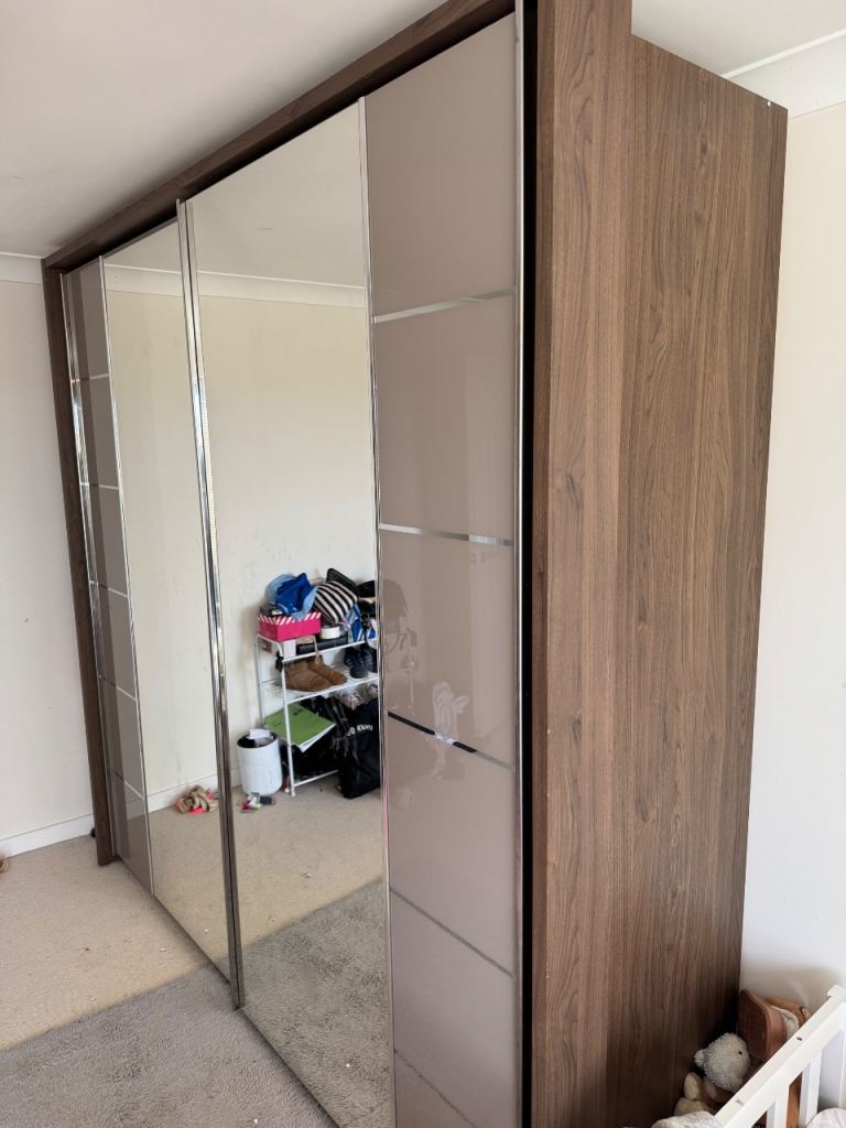 Large double sliding door wardrobe 