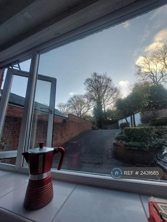 2 bedroom flat in Wheeleys Road, Birmingham, B15 (2 bed) (#2431685)