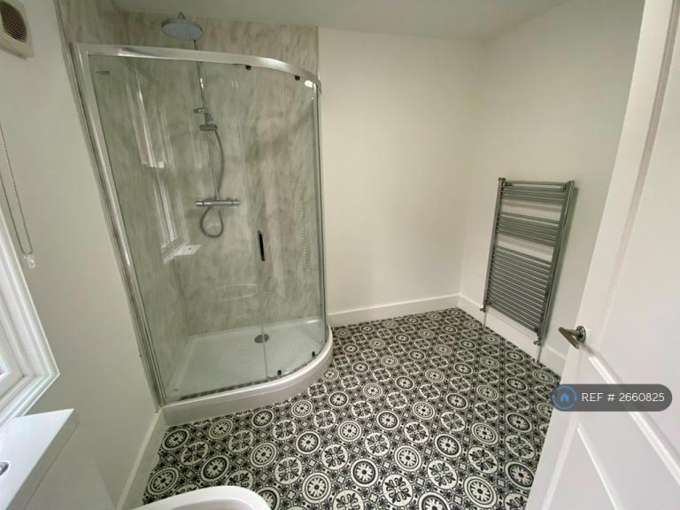 6 bedroom house in Daneshill Road, Leicester, LE3 (6 bed) (#2660825)