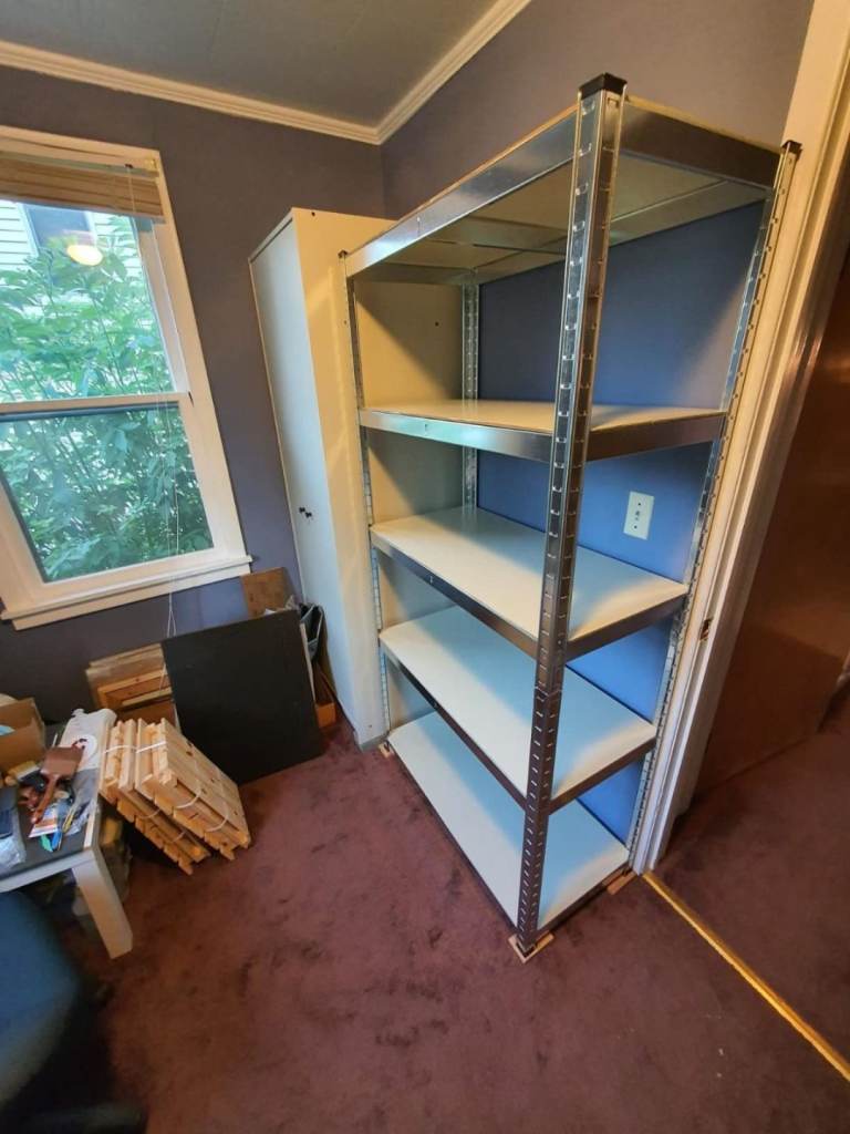 Garages shelves 