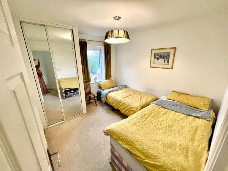 **Twin Room for 2 person, Close to City Center and ARU.