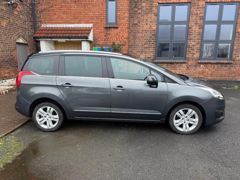 7 SEATS + LHD LEFT HAND DRIVE + 2015 PEUGEOT 5008 + 2.0 BLUE HDi + LOW MILES