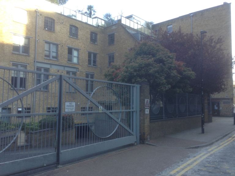 2 Bedroom Warehouse Apartment available in Aldgate East