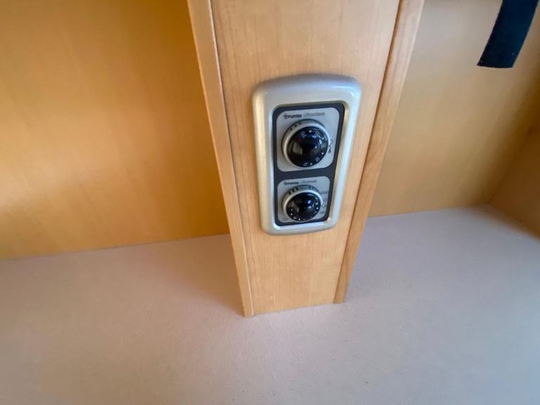 ABBEY AVENTURA 315 - 2007 - 2 BERTH - END WASHROOM - EXCELLENT CONDITION 