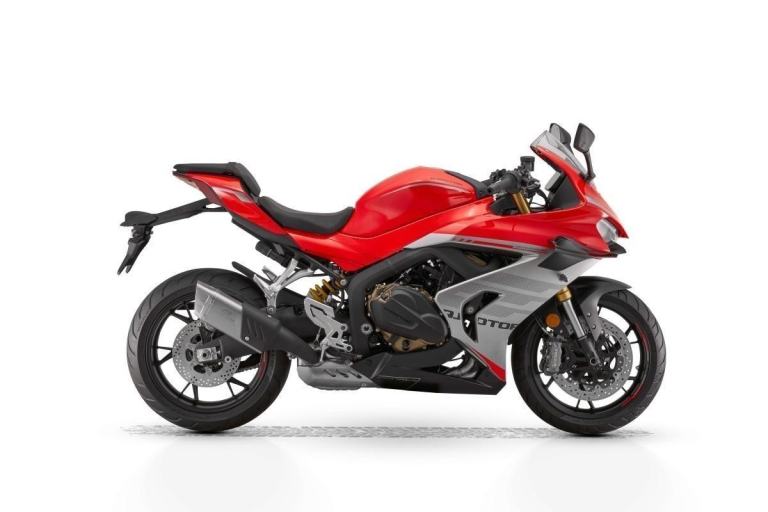QJMotor SRK 800 RR