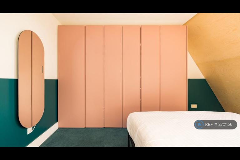 2 bedroom flat in Archway Road, London, N6 (2 bed) (#2701156)