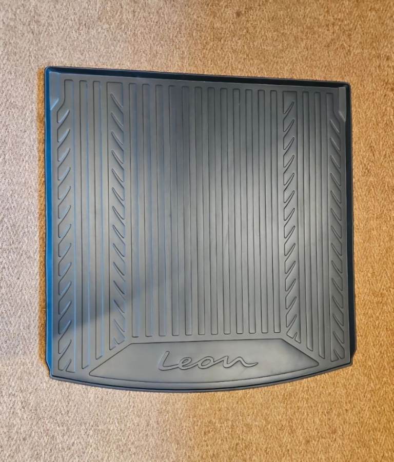 SEAT Leon Estate boot protector 