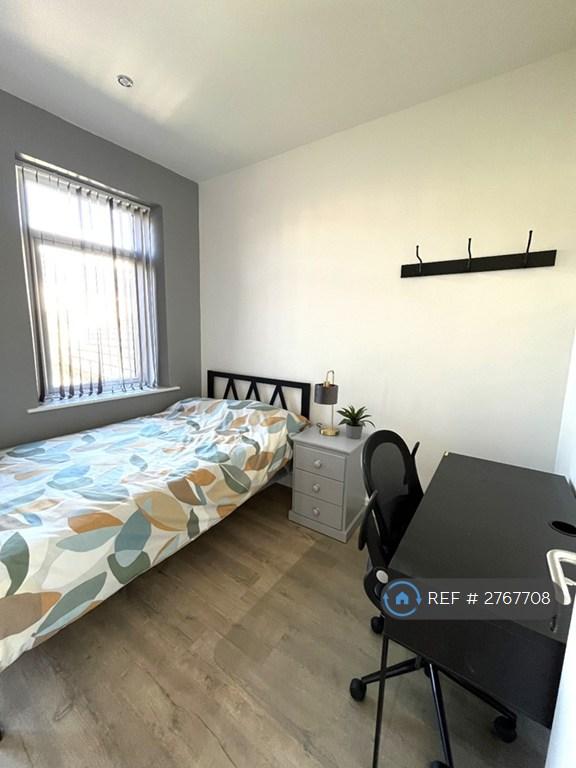 1 bedroom in Ash Street, Huddersfield, HD1 (#2767708)