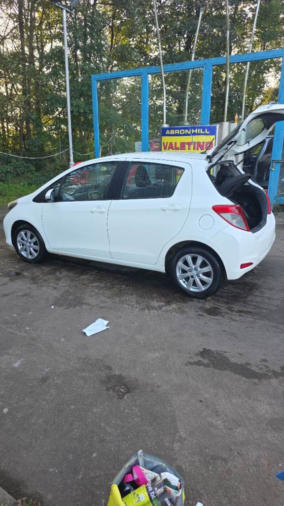 Toyota, YARIS, Hatchback, 2012, Manual, 1329 (cc), 5 doors
