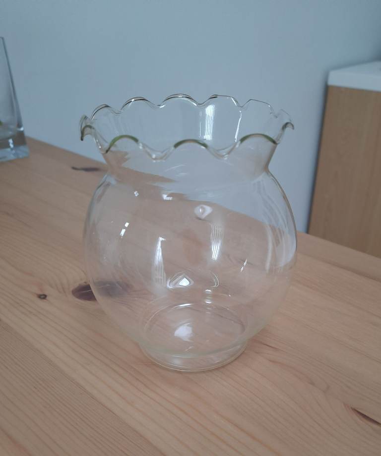 Glass vase