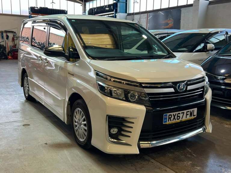2017 Toyota Voxy 1790 Hybrid