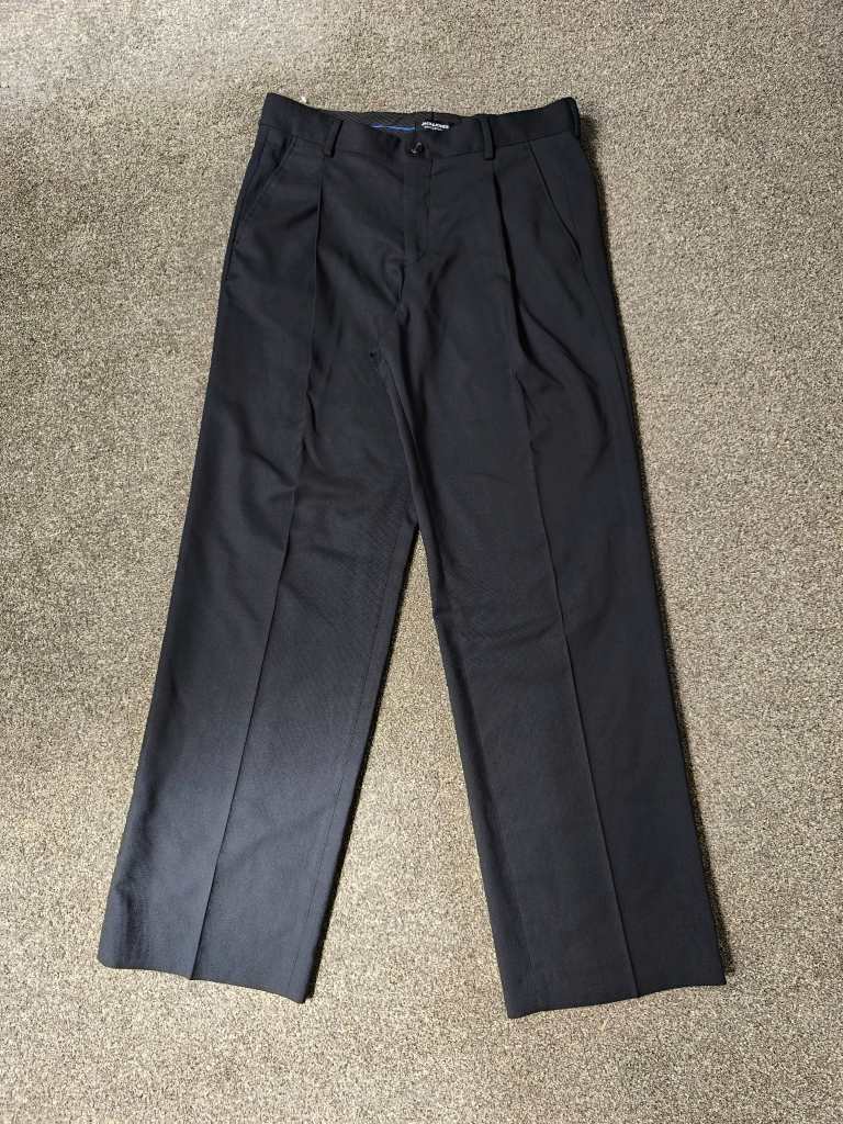 Jack & Jones Wide Leg Pleated Trousers Black W30 x L32 BNWT (Minor Defect)
