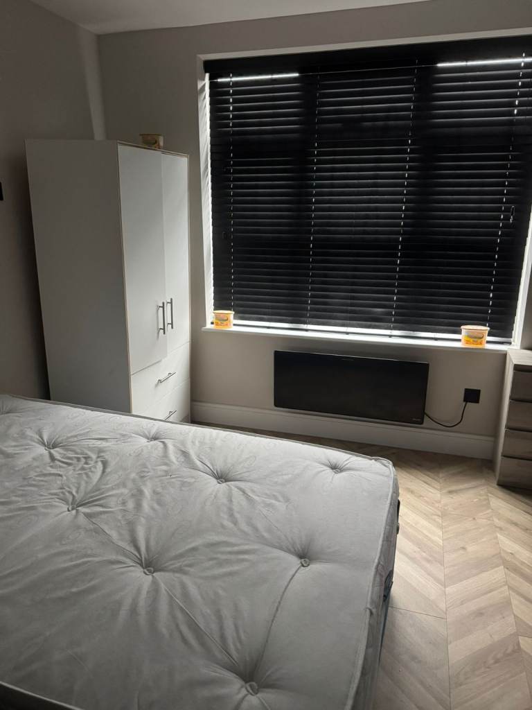 studio room available Galway Road Sheerness ME12 DSS APPLICANT EXCEPTED
