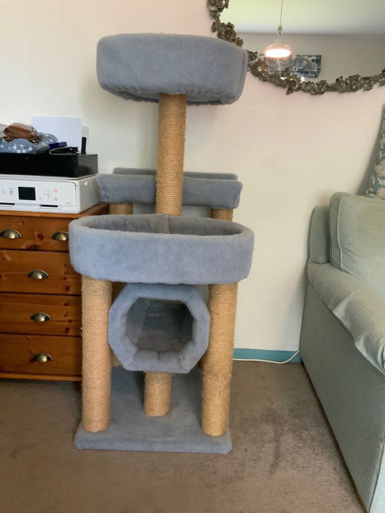 USED KALVEN CAT TREE