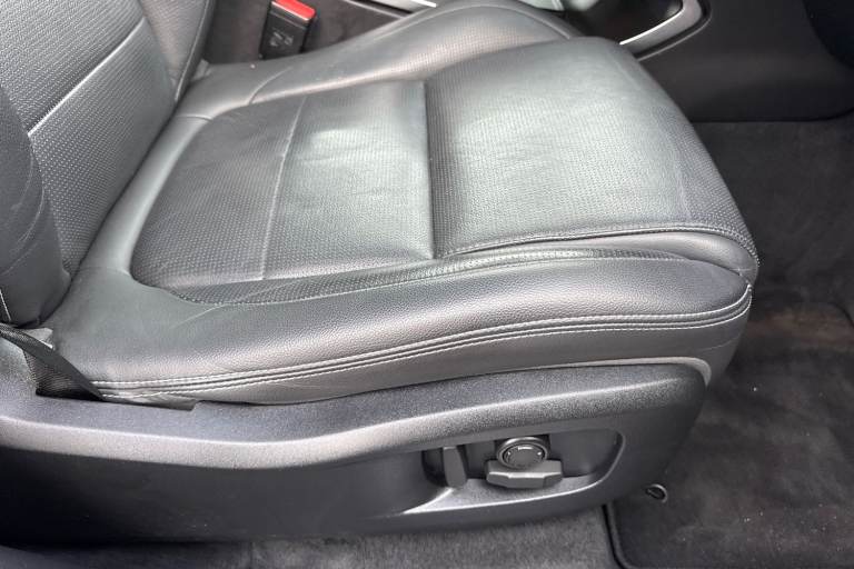 2023 Jaguar F-Pace 2.0 D200 MHEV R-Dynamic Black Auto AWD Euro 6 (s/s) 5dr SUV DIESEL Automatic