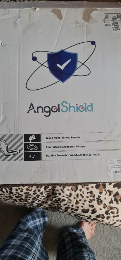 Brand new toilet seat