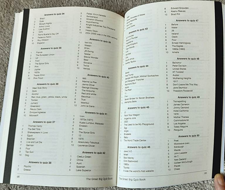 2 Family General Knowledge Quiz Books 3,500 Questions Christmas Party Pub Quiz