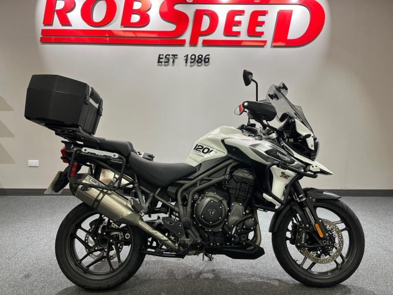 Triumph Tiger 1200 XRT, 2018, panniers and top box