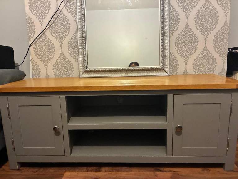Grey tv cabinet 
