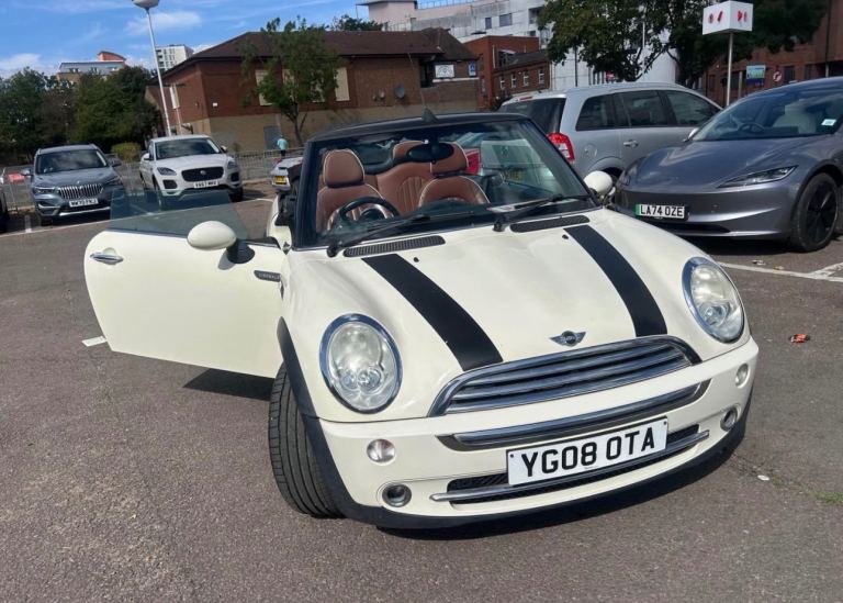 Mini, CONVERTIBLE, Convertible, 2008, Manual, 1598 (cc), 2 doors