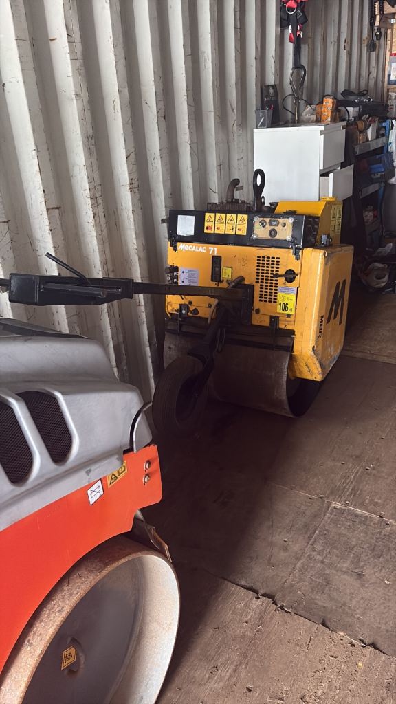Pedestrian roller 