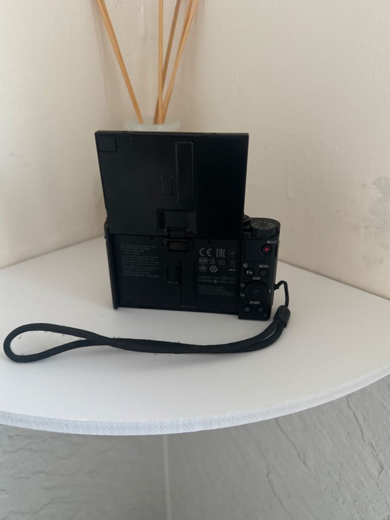 Sony Cybershot DSC- HX90 Camera 