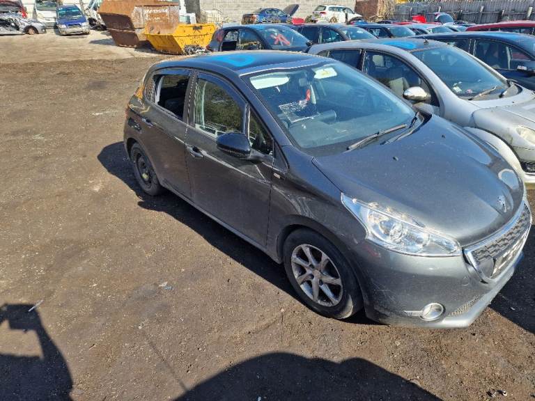 Breaking for spares Peugeot 208 1.6 hdi 2013