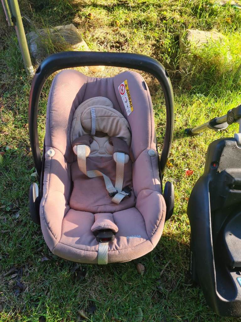 Car seat and car seat base