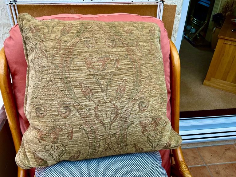  Chenille cushions x 5 £3.50 each/all 5 £15.00