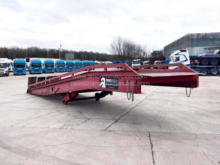 2003 THORWORLD 10T MOBILE YARD RAMP SMY249040FW
