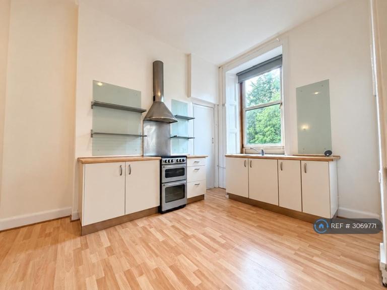2 bedroom flat in Cartvale Rd, Glasgow, G42 (2 bed) (#3069771)