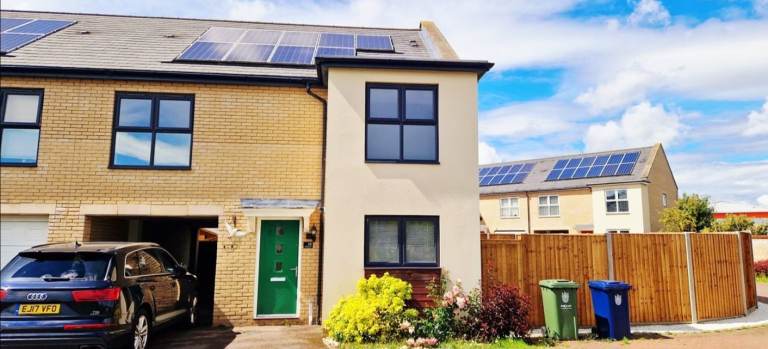 Large Double En-Suite & Private Garden