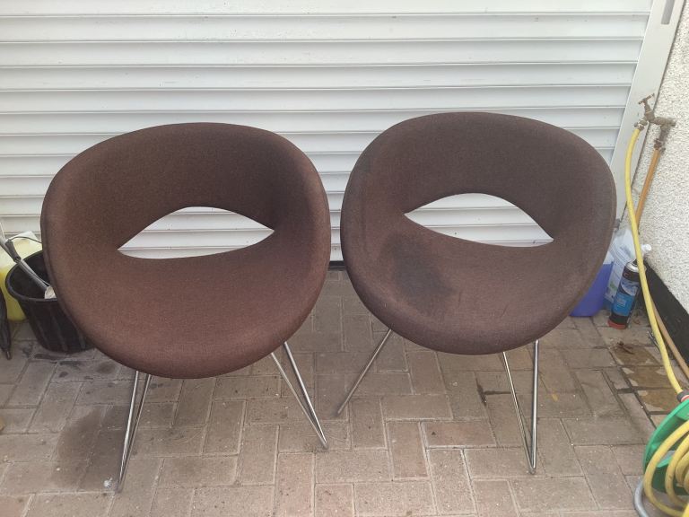 2 CONTEMPORARY LOUGE/ DINING CHAIRS