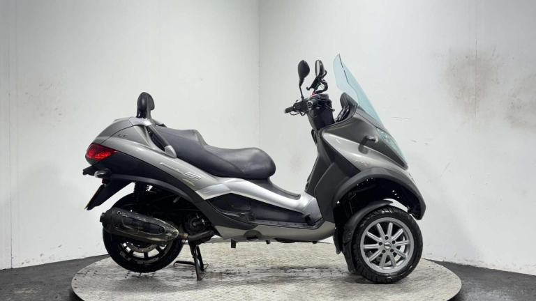 Piaggio MP3 LT, 2011, 32K, 300CC, RUNNING 3-WHEELER, SPARES/REPAIR/PROJECT