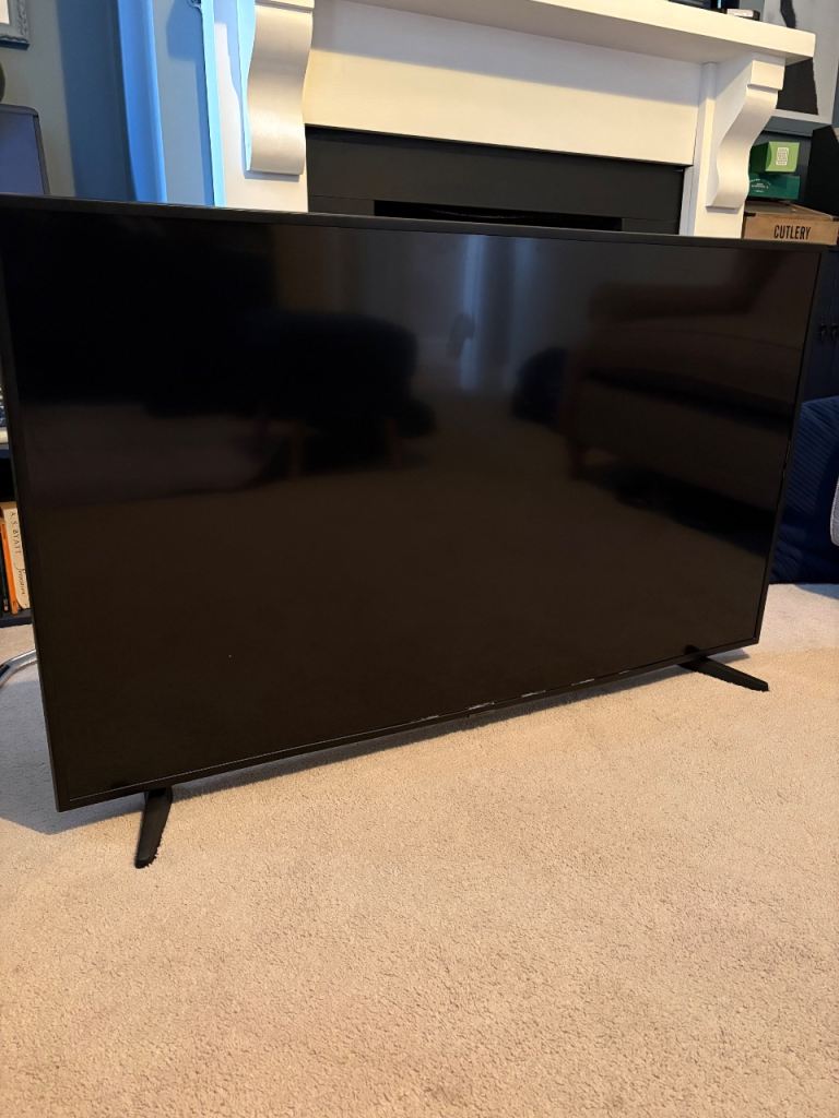 Samsung UE50RU7020KXXU 50-inch Smart 4K TV 