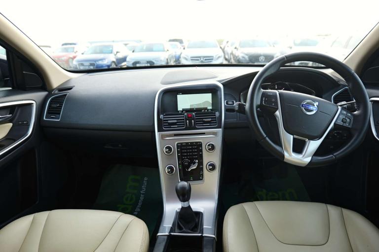 2016 Volvo XC60 2.4 XC60 SE Luxury Nav D5 AWD 4WD 5dr SUV Diesel Manual
