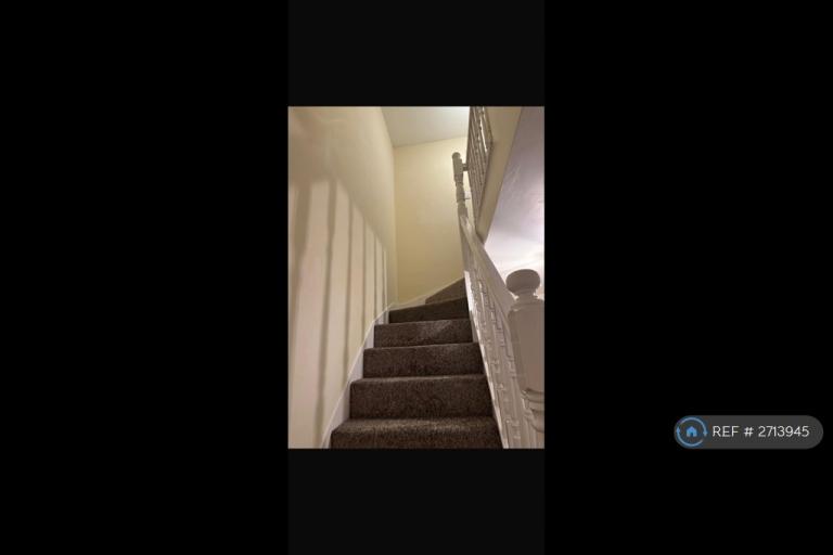 4 bedroom house in Park Close, Preston, PR2 (4 bed) (#2713945)