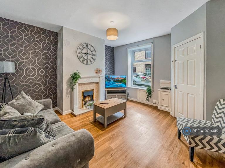 2 bedroom house in Edward Street, Rishton, Blackburn, BB1 (2 bed) (#3014419)