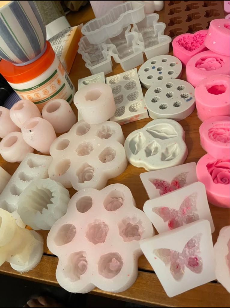 Huge Bundle of 80 Silicone Candle Moulds – Flowers, Bubble, Faces, Hearts & More – £80 ONO