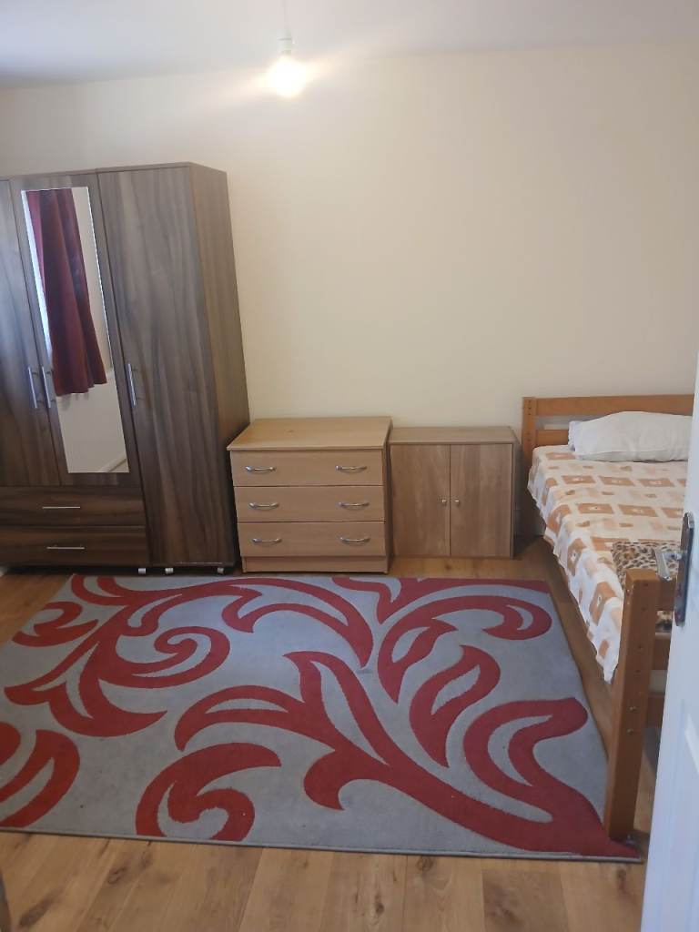 Double and single room for rent in Cheshunt