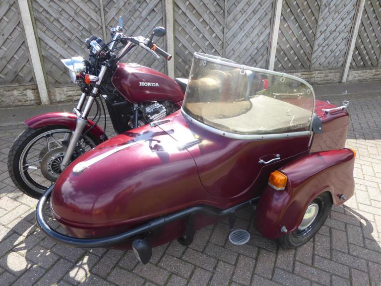 HONDA GL 650 SIDECAR OUTFIT Y 1983 TAX-MOT EXCEMPT LOW MILES RUNS RIDES WELL