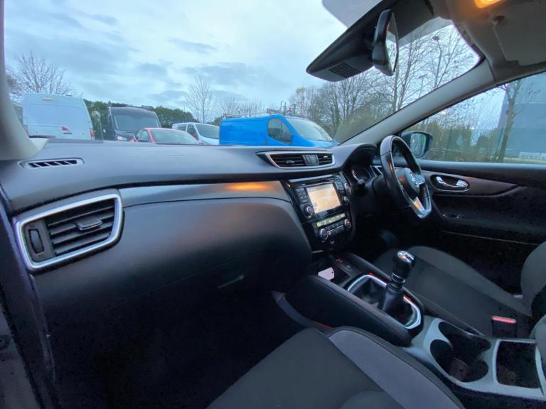 2018 Nissan Qashqai 1.2 DiG-T N-Connecta 5dr HATCHBACK PETROL Manual