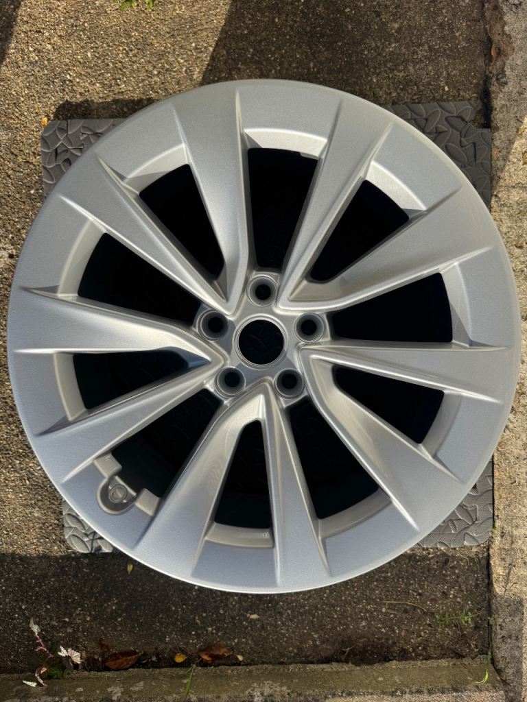 Tesla Model 3 Stiletto alloy wheel 19”